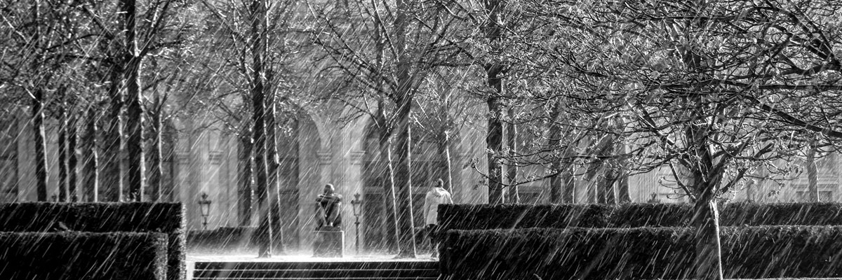 Heavy rain, Photo by Lola Guti on Unsplash